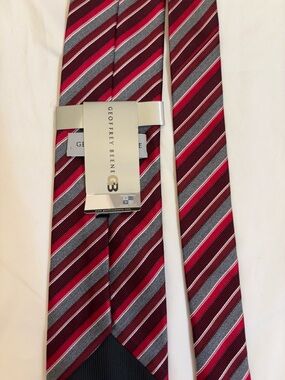 New Geoffrey Beene Men's Red and Gray Striped Tie 100% Silk